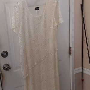 HELENE BLAKE. Layered cream colored lace dress. 14P